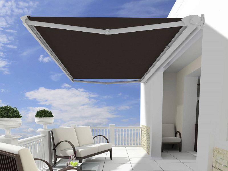 Toldo cofre en villa